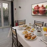 Casetta Il Melograno San Filippo Gemelli Апартаменты Рим